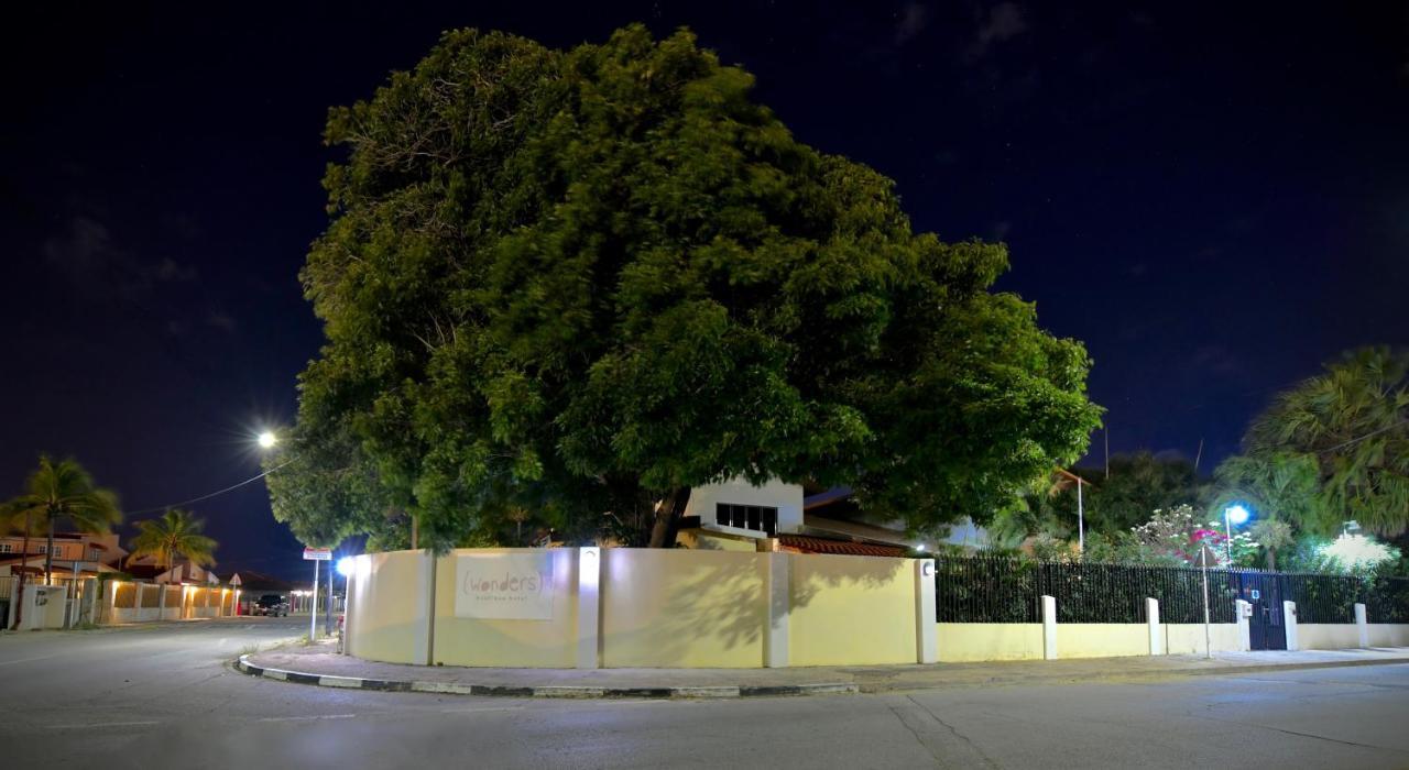 Wonders Boutique Hotel Oranjestad Luaran gambar